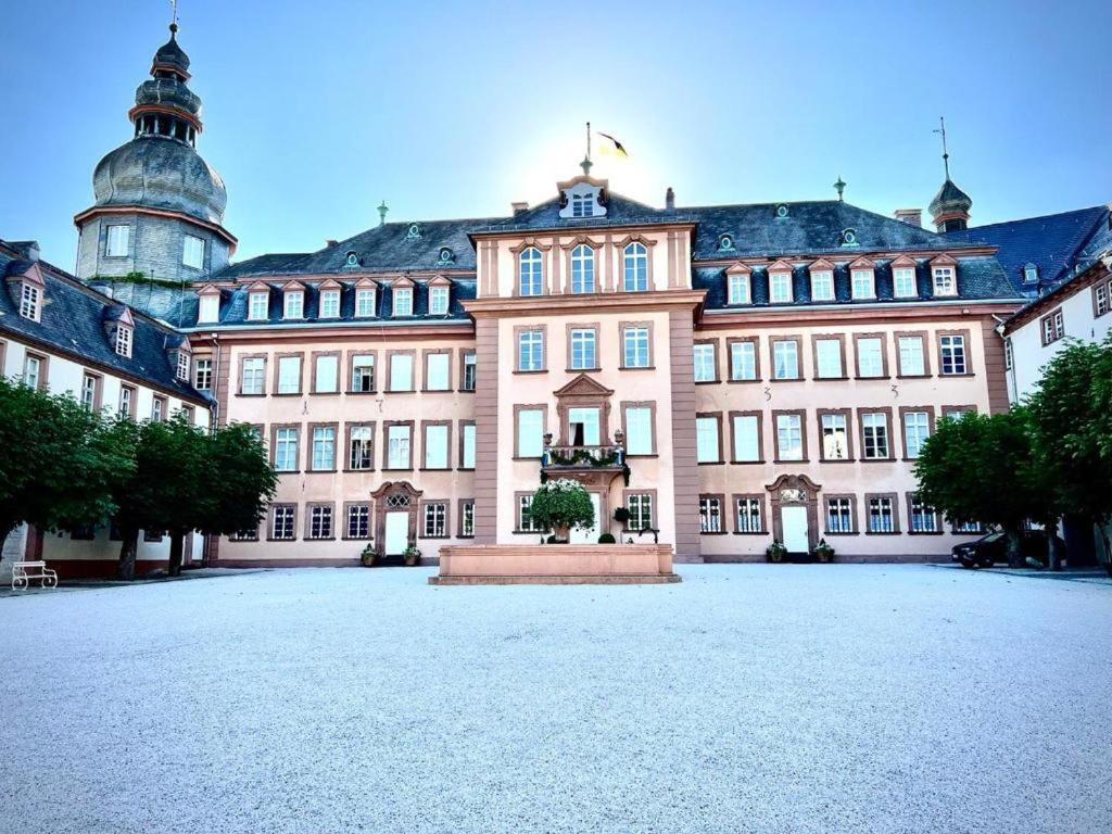Stilvolle Mit Blick Und Selbst-check-in *